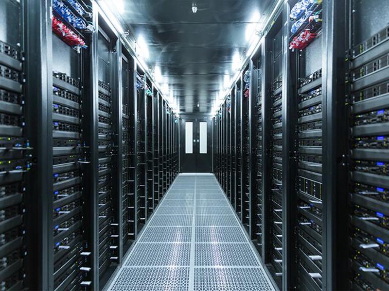 弱电工程在现代建筑中的关键作用：案例剖析